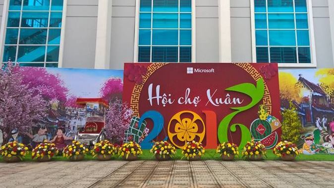 Sinh viên Đại học Công nghệ Đông Á tại Hội Xuân 2016 do Microsoft Mobile Việt Nam tổ chức 2