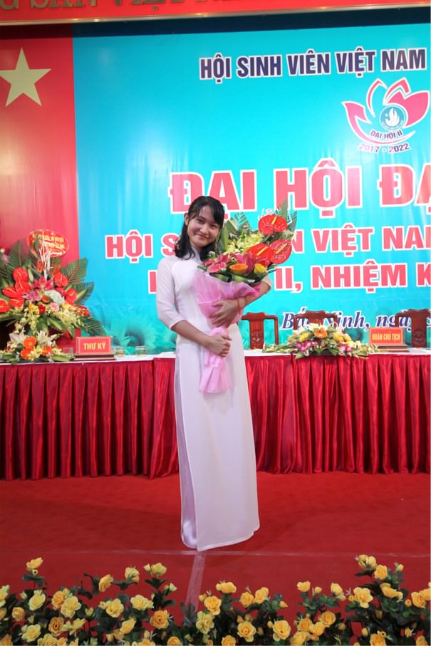 Nguyễn Thị Nga – ĐH lớp Kế Toán K5, khoa Kinh tế.