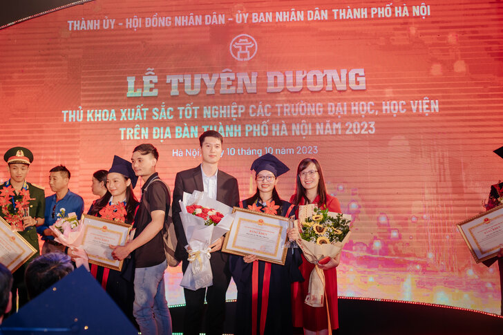 Sinh viên ngành Công nghẹ thực phẩm Eaut được vinh danh thủ khoa đầu ra các trường Đại học trên địa bàn Hà Nội 