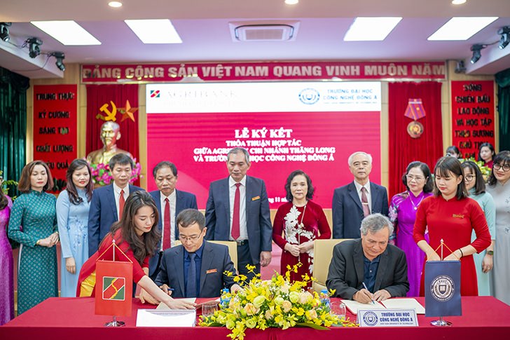 Agribank Thăng Long kí kết hợp tác cùng Đại học Công Nghệ Đông Á
