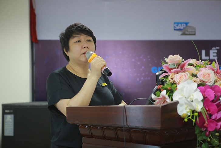 Cô Hà Thị Hải Yến – Phó hiệu trưởng nhà Trường phát biểu tại hội nghị