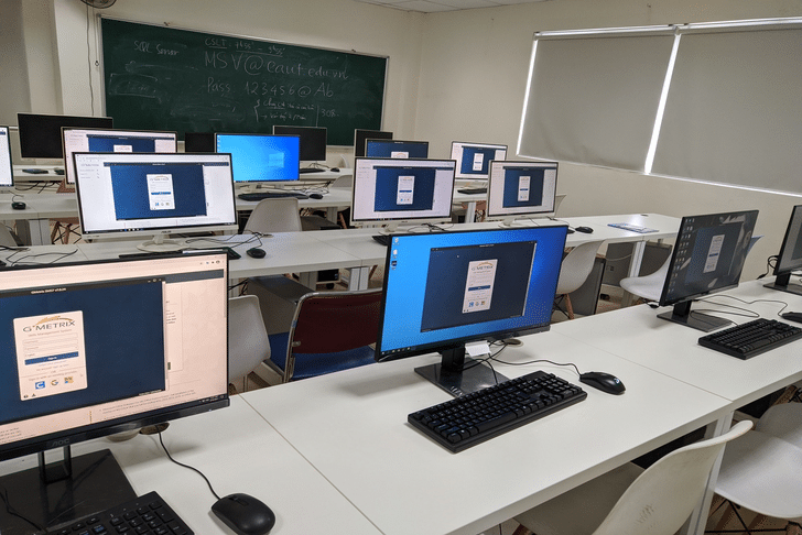 Phòng thực hành máy tính tại Đại học Công Nghệ Đông Á