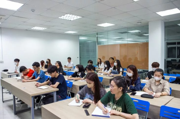Tổ chức lớp đào tạo tiếng Hàn cho sinh viên EAUT 7
