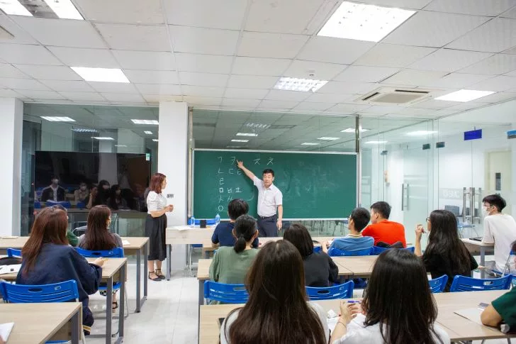 Tổ chức lớp đào tạo tiếng Hàn cho sinh viên EAUT 3