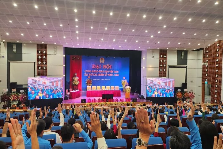 Công Đoàn trường Đại học Công nghệ Đông Á tham dự Đại hội Công đoàn giáo dục Việt Nam lần thứ XVI 0