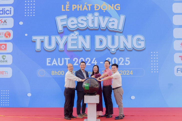 le phat dong festival tuyen dung eaut 2024 2025 18