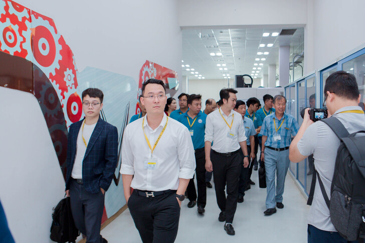co-hoi-thuc-hanh-va-lam-viec-sinh-vien-khoa-co-khi-tai-nha-may-san-xuat-o-to-hang-dau-dong-nam-a-vinfast