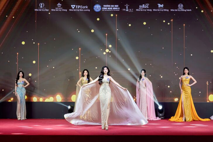Đêm chung kết rực rỡ MISS EAUT 2025 - Hoa khôi Đại học Công Nghệ Đông Á 22 KIM 8592