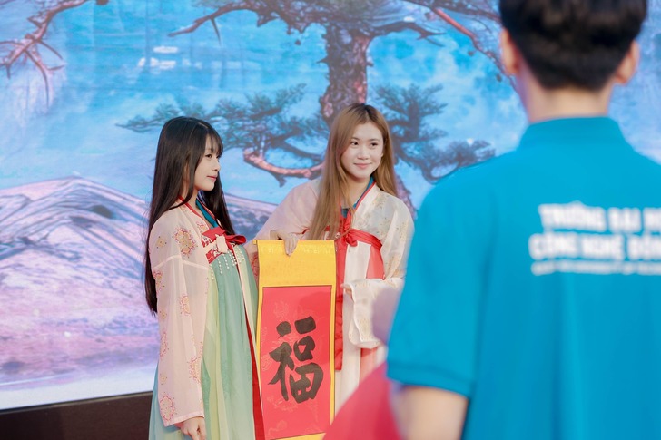 Citizenship Week – Welcoming K16 Freshmen of the Faculty of Chinese Language 7 550313385 122103862125022074 3970548383651623273 n