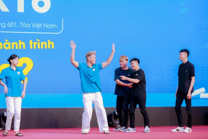 Citizenship Week – Welcoming K16 Freshmen of the Faculty of Chinese Language 38 554403454 122103861843022074 6740151704886014348 n