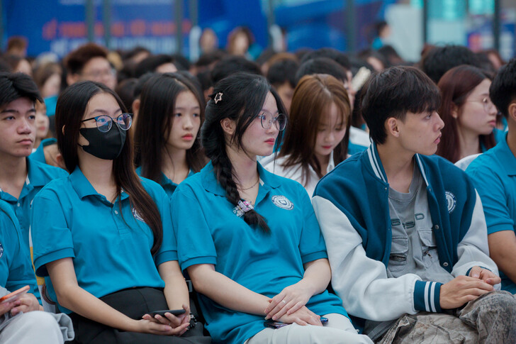 The Faculty of Business Administration Successfully Organizes the Citizenship Week to Welcome K16 New Students 44 F8C0222