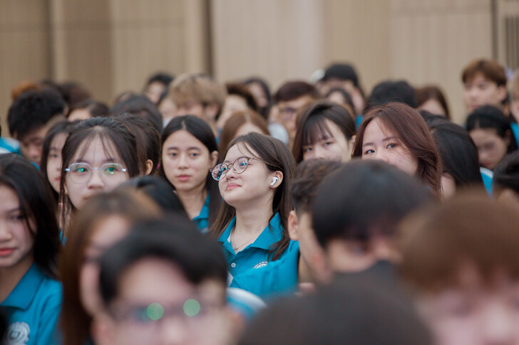 The Faculty of Business Administration Successfully Organizes the Citizenship Week to Welcome K16 New Students 45 F8C0291