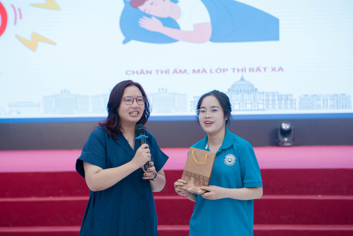 The Faculty of Business Administration Successfully Organizes the Citizenship Week to Welcome K16 New Students 49 F8C0386