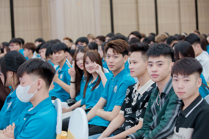 The Faculty of Business Administration Successfully Organizes the Citizenship Week to Welcome K16 New Students 50 F8C0406