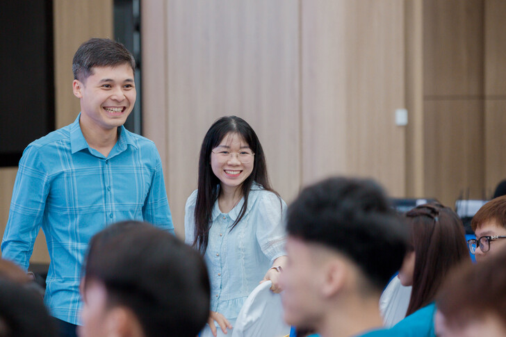 The Faculty of Business Administration Successfully Organizes the Citizenship Week to Welcome K16 New Students 52 F8C0476