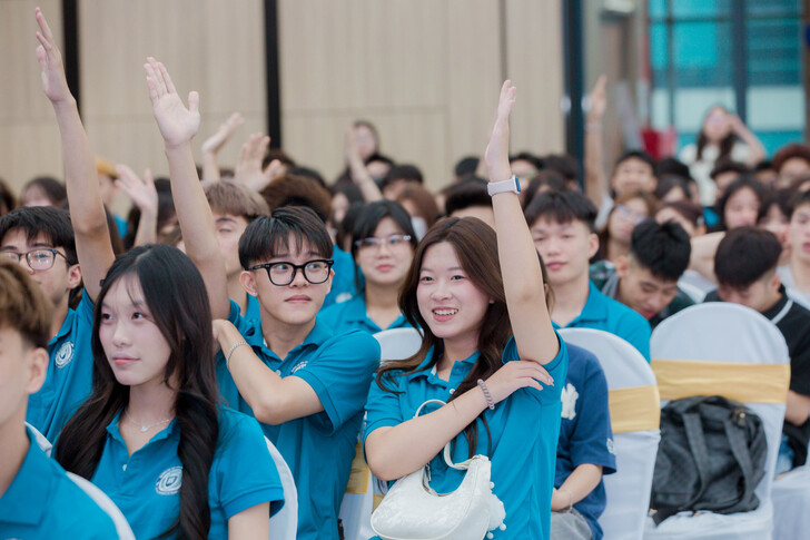 The Faculty of Business Administration Successfully Organizes the Citizenship Week to Welcome K16 New Students 54 F8C0520