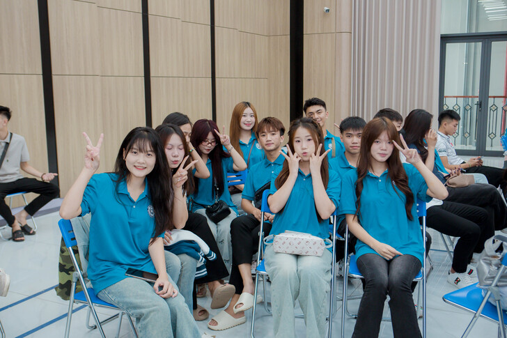 The Faculty of Business Administration Successfully Organizes the Citizenship Week to Welcome K16 New Students 57 F8C0618