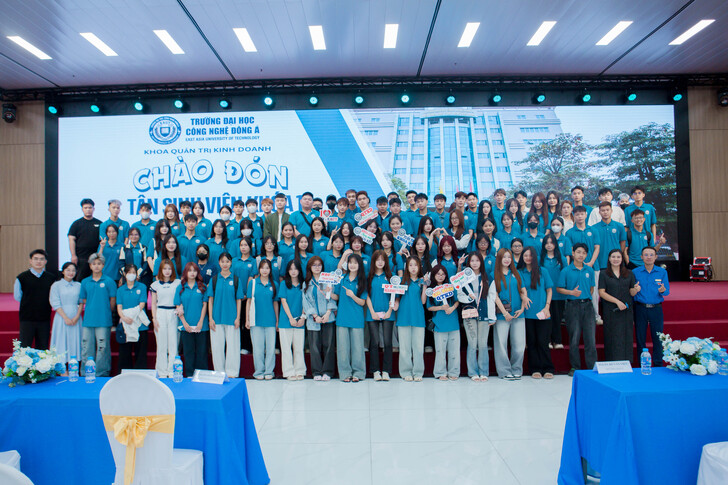 The Faculty of Business Administration Successfully Organizes the Citizenship Week to Welcome K16 New Students 1 F8C0661