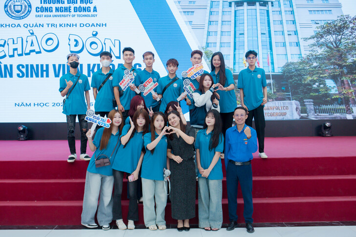 The Faculty of Business Administration Successfully Organizes the Citizenship Week to Welcome K16 New Students 60 F8C0694