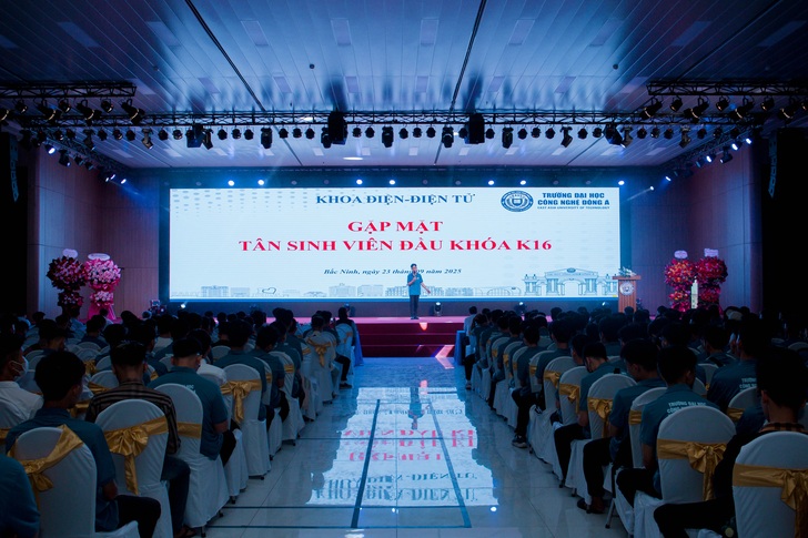 The Faculty of Electrical and Electronic Engineering Organizes the Citizenship Week to Welcome K16 Freshmen 8 F8C9206