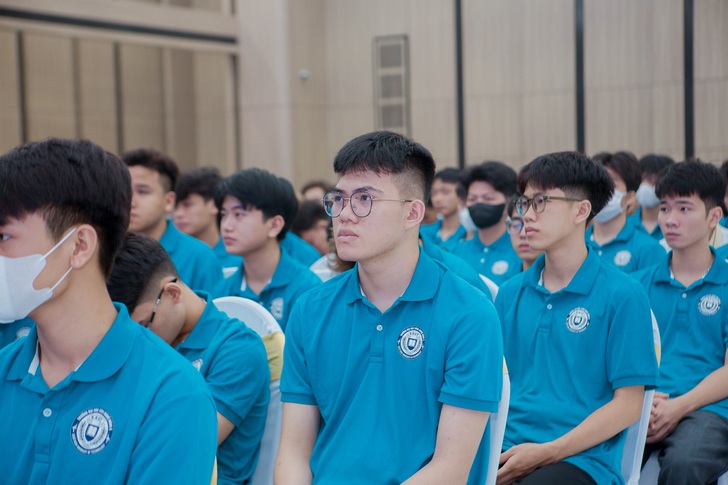 The Faculty of Electrical and Electronic Engineering Organizes the Citizenship Week to Welcome K16 Freshmen 5 F8C9378