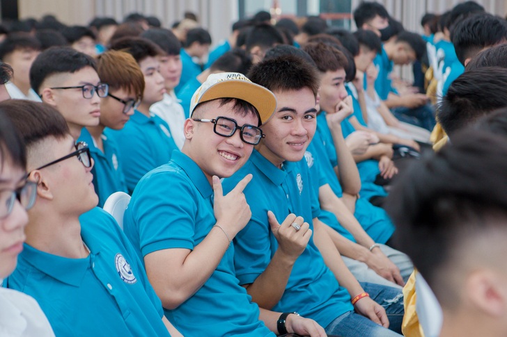 The Faculty of Electrical and Electronic Engineering Organizes the Citizenship Week to Welcome K16 Freshmen 20 F8C9382