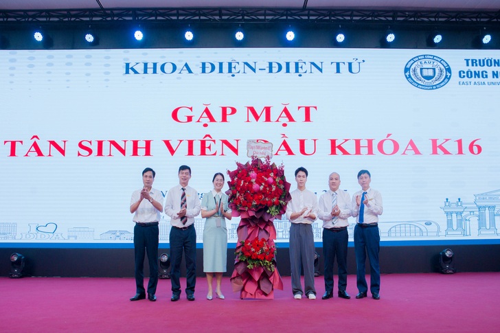 The Faculty of Electrical and Electronic Engineering Organizes the Citizenship Week to Welcome K16 Freshmen 3 F8C9423