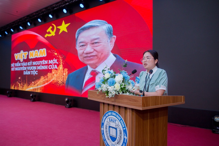 The Faculty of Electrical and Electronic Engineering Organizes the Citizenship Week to Welcome K16 Freshmen 34 F8C9649