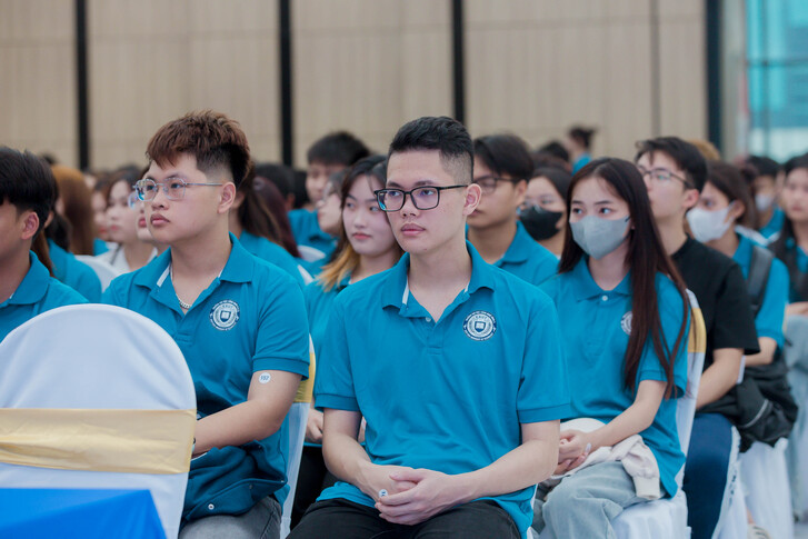 The Faculty of Business Administration Successfully Organizes the Citizenship Week to Welcome K16 New Students 12 F8C9785