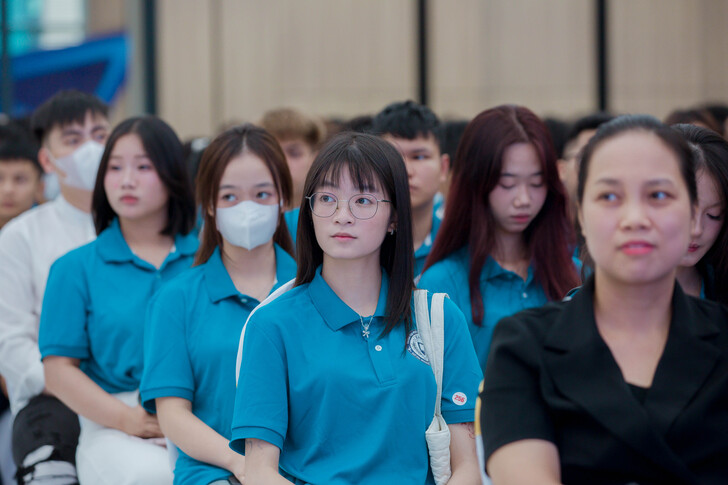 The Faculty of Business Administration Successfully Organizes the Citizenship Week to Welcome K16 New Students 13 F8C9790