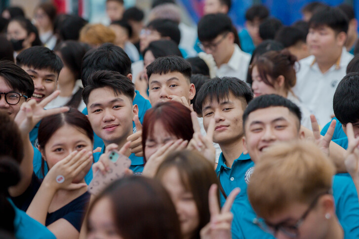 The Faculty of Business Administration Successfully Organizes the Citizenship Week to Welcome K16 New Students 15 F8C9797