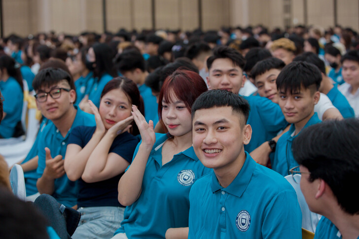 The Faculty of Business Administration Successfully Organizes the Citizenship Week to Welcome K16 New Students 16 F8C9804