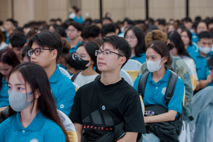 The Faculty of Business Administration Successfully Organizes the Citizenship Week to Welcome K16 New Students 18 F8C9811