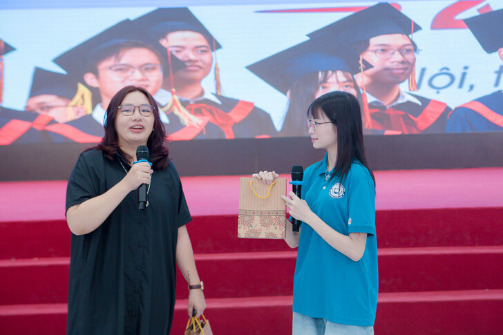 The Faculty of Business Administration Successfully Organizes the Citizenship Week to Welcome K16 New Students 24 F8C9869