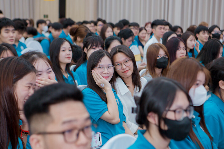 The Faculty of Business Administration Successfully Organizes the Citizenship Week to Welcome K16 New Students 28 F8C9888