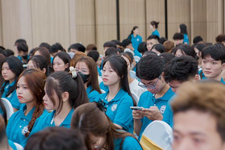 The Faculty of Business Administration Successfully Organizes the Citizenship Week to Welcome K16 New Students 30 F8C9912