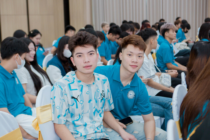 The Faculty of Business Administration Successfully Organizes the Citizenship Week to Welcome K16 New Students 31 F8C9916