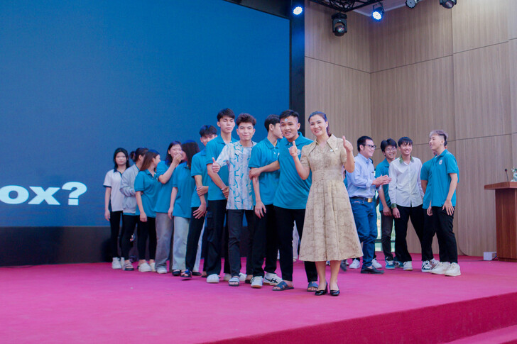 The Faculty of Business Administration Successfully Organizes the Citizenship Week to Welcome K16 New Students 38 F8C9996