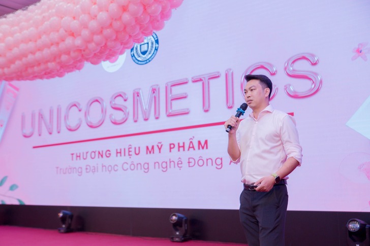 Lễ ra mắt mỹ phẩm Uni Cosmetics - thương hiệu thuộc trường Đại học Công nghệ Đông Á 3 le-ra-mat-my-pham-uni-cosmetics-thuong-hieu-thuoc-truong-dai-hoc-cong-nghe-dong-a