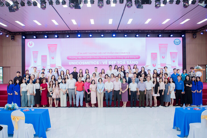 le-ra-mat-my-pham-uni-cosmetics-thuong-hieu-thuoc-truong-dai-hoc-cong-nghe-dong-a