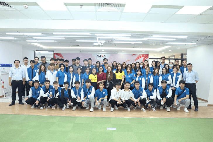 5 Secrets to Help Business Administration Students Win Over Employers 3 Tích lũy kinh nghiệm thực tế - biến kiến thức thành năng lực