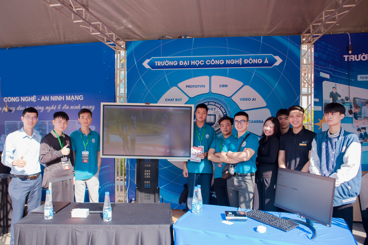 EAUT khẳng định năng lực nghiên cứu công nghệ cao tại Ngày hội sinh viên An ninh mạng 6 eaut-khang-dinh-nang-luc-nghien-cuu-cong-nghe-cao-tai-ngay-hoi-sinh-vien-an-ninh-mang