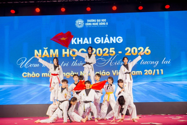 Trường Đại học Công nghệ Đông Á: Khai giảng năm học 2025 - 2026 và Chào mừng Ngày nhà giáo 20/11 17 khai-giang-nam-hoc-2025-2026-va-chao-mung-ngay-nha-giao-20-11