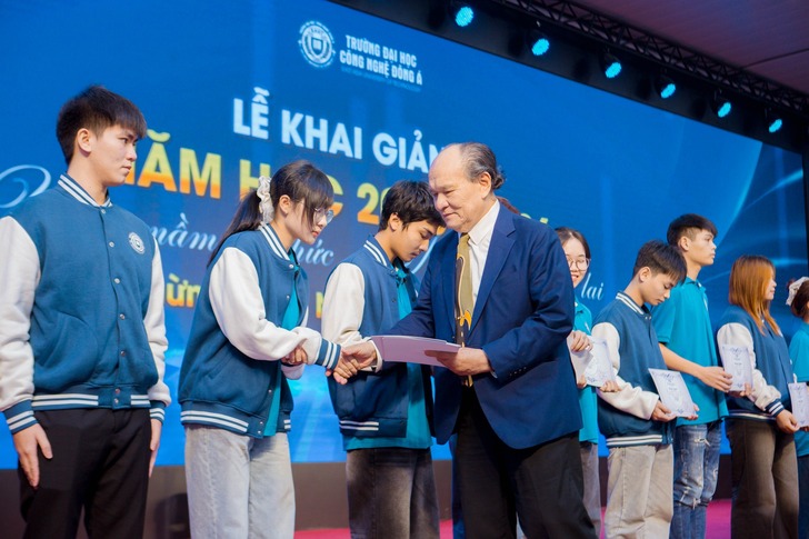 Trường Đại học Công nghệ Đông Á: Khai giảng năm học 2025 - 2026 và Chào mừng Ngày nhà giáo 20/11 5 khai-giang-nam-hoc-2025-2026-va-chao-mung-ngay-nha-giao-20-11