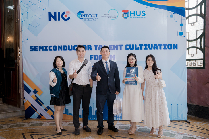 Trường Đại học Công nghệ Đông Á ký kết tăng cường hợp tác phát triển nhân lực bán dẫn 4 truong-dai-hoc-cong-nghe-dong-a-ky-ket-tang-cuong-hop-tac-phat-trien-nhan-luc-ban-dan