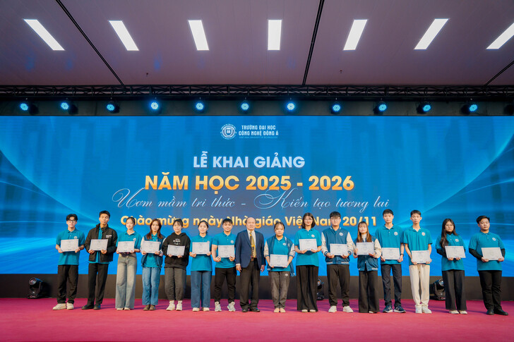 Trường Đại học Công nghệ Đông Á: Khai giảng năm học 2025 - 2026 và Chào mừng Ngày nhà giáo 20/11 6 khai-giang-nam-hoc-2025-2026-va-chao-mung-ngay-nha-giao-20-11