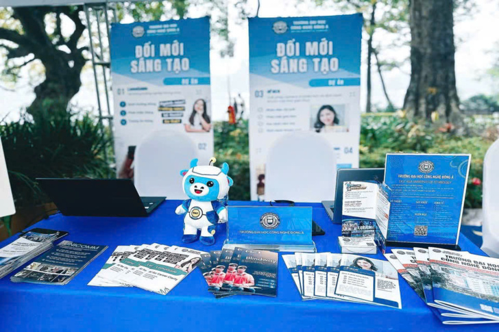 z7320803427798 25b77c2bc69d4ca139300f2c83378dc7