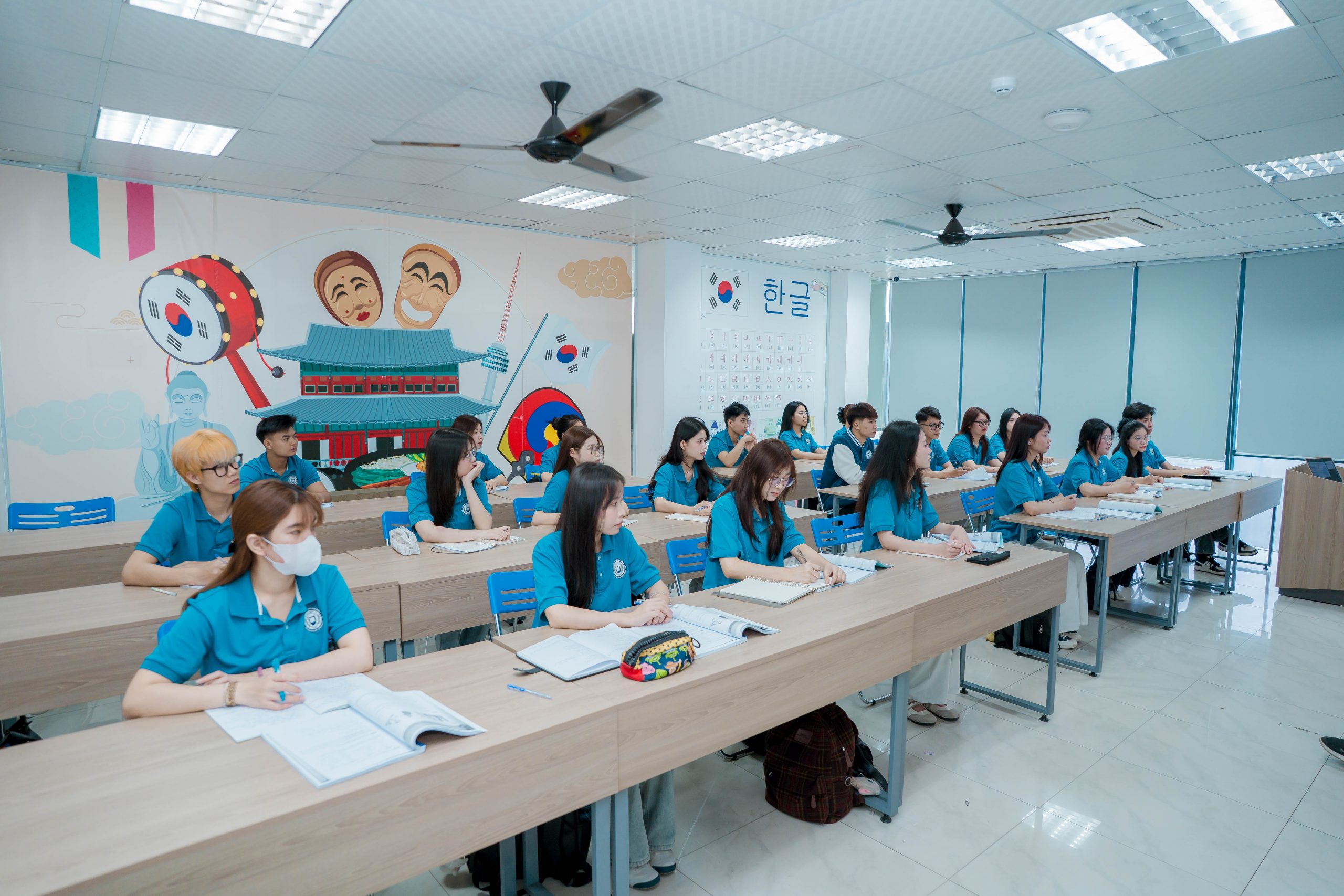 Tìm hiểu 4 ngành ngôn ngữ