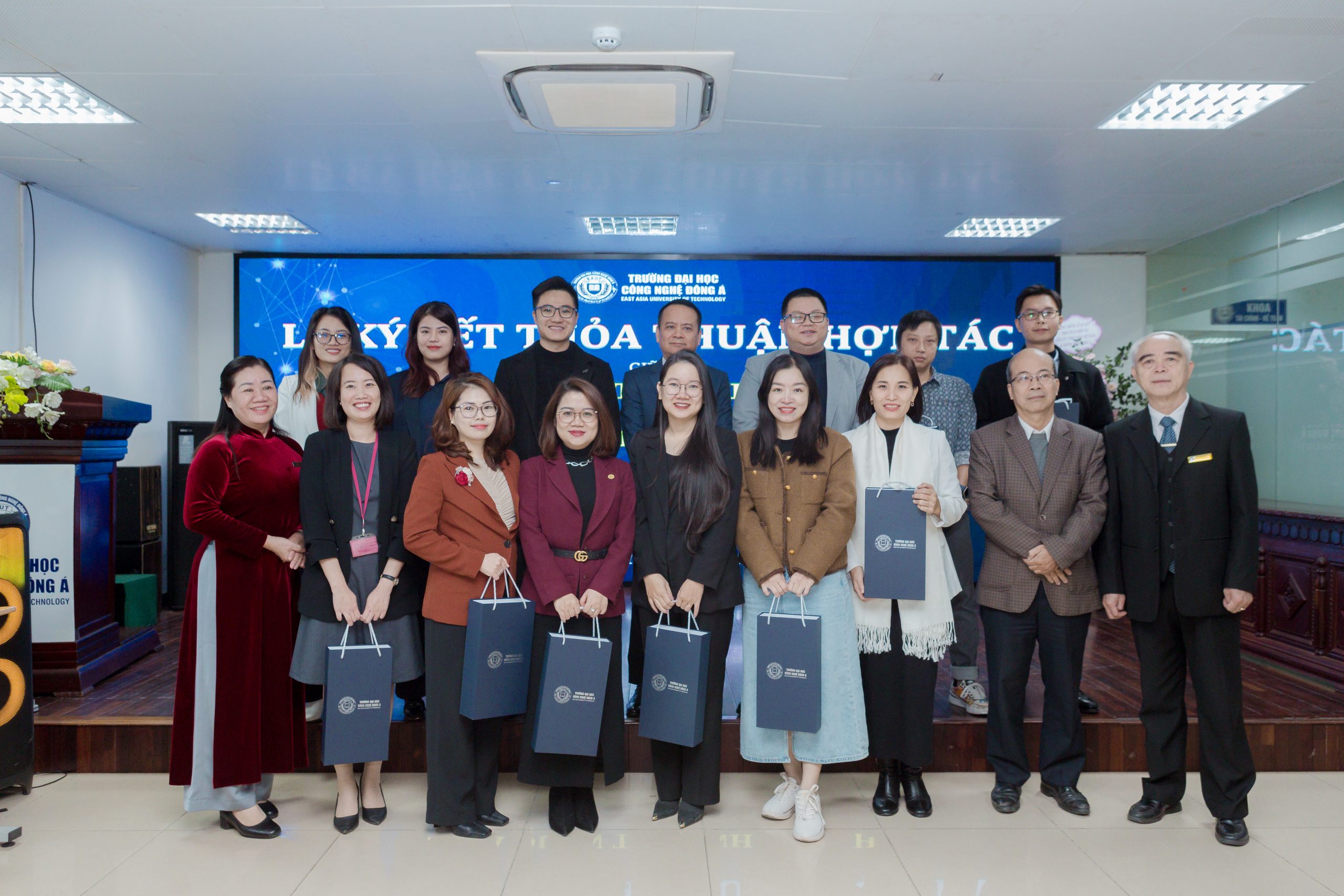 Khoa Quản trị Kinh doanh ưu tiên đẩy mạnh hợp tác doanh nghiệp tại EAUT