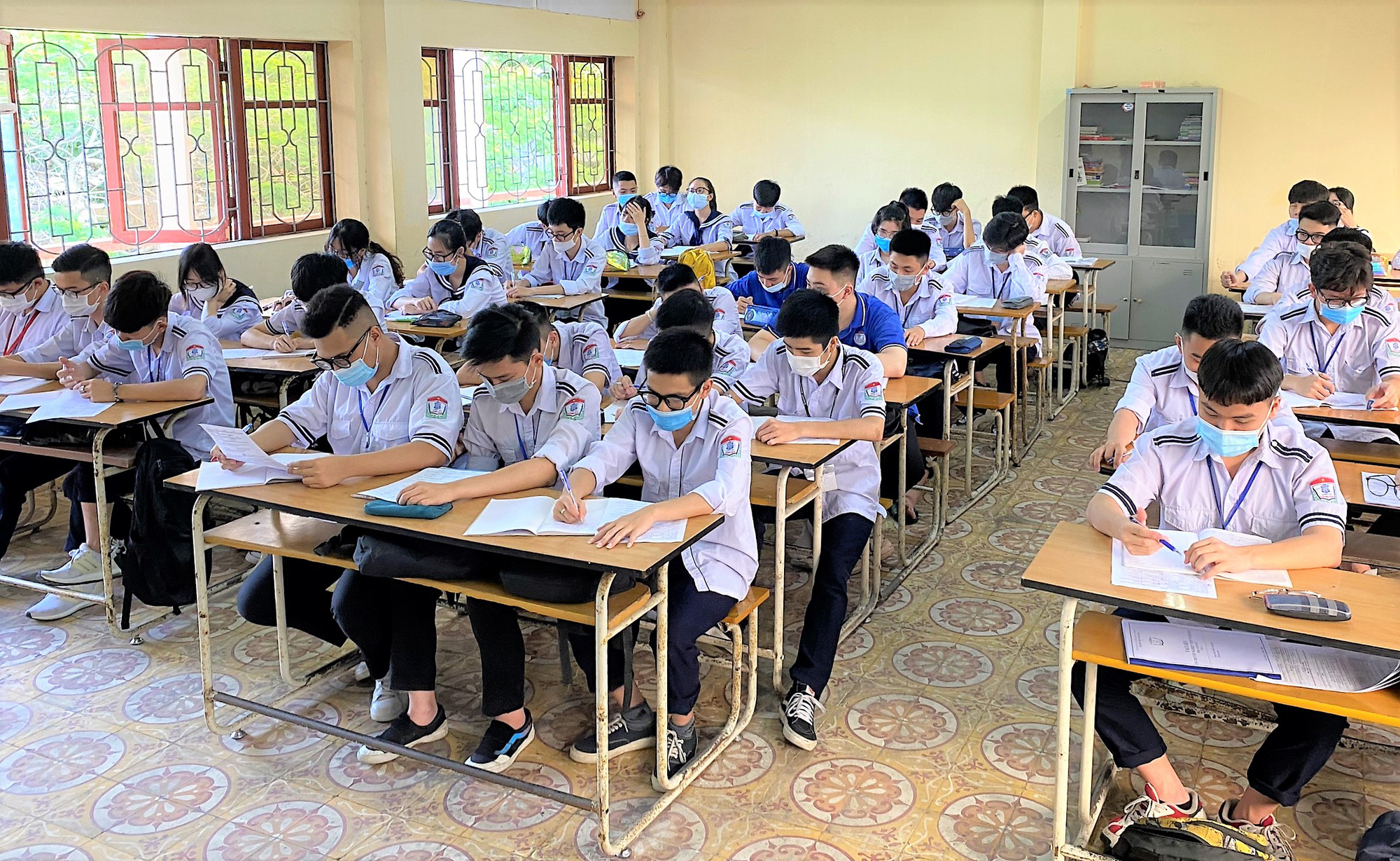 hoc sinh thpt hang hai hai phong tro lai truong on tap 16236398112551052336107